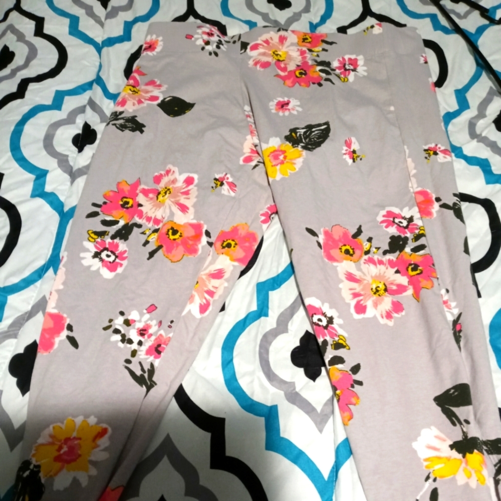 Mixit Gray Floral Leggings